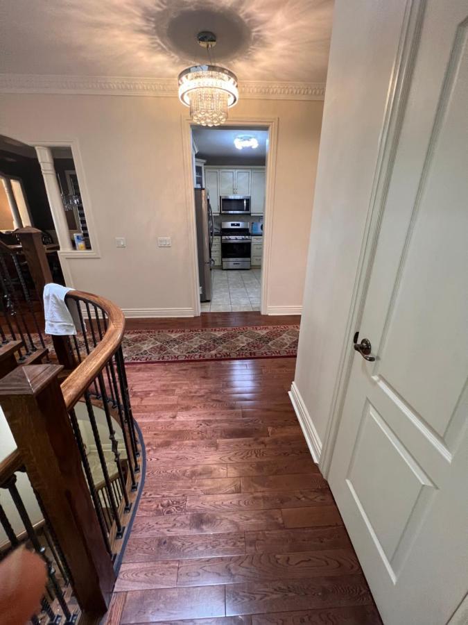 Spacious Detached In Μπράμπτον Εξωτερικό φωτογραφία